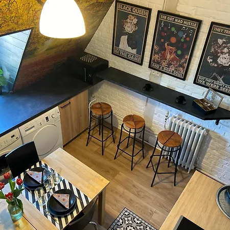 Equilibrium Family House By E روبيه