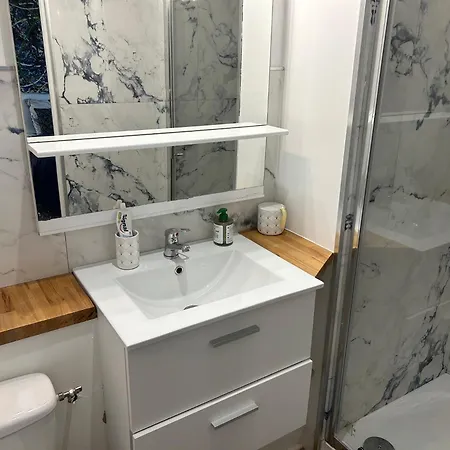 Equilibrium Family House By E بيت ضيافة روبيه