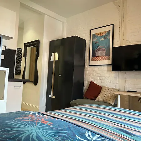 بيت ضيافة Equilibrium Family House By E روبيه